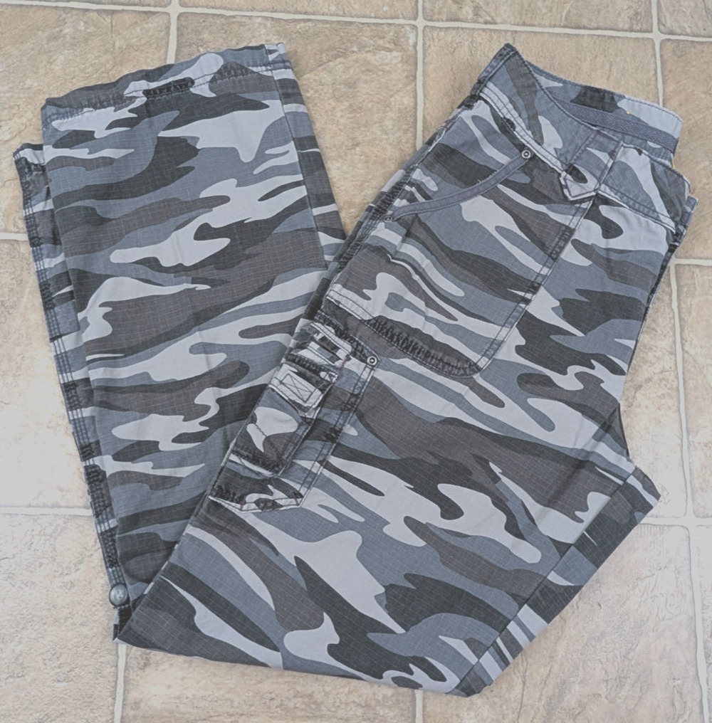 Cabela's women sz 10 Camo Pants grays black can be rolled up & buttoned 4256